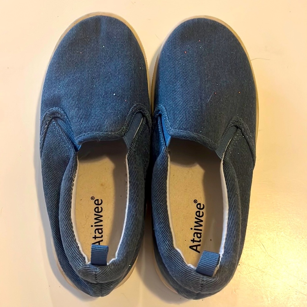 Girls slip on sneakers - never worn